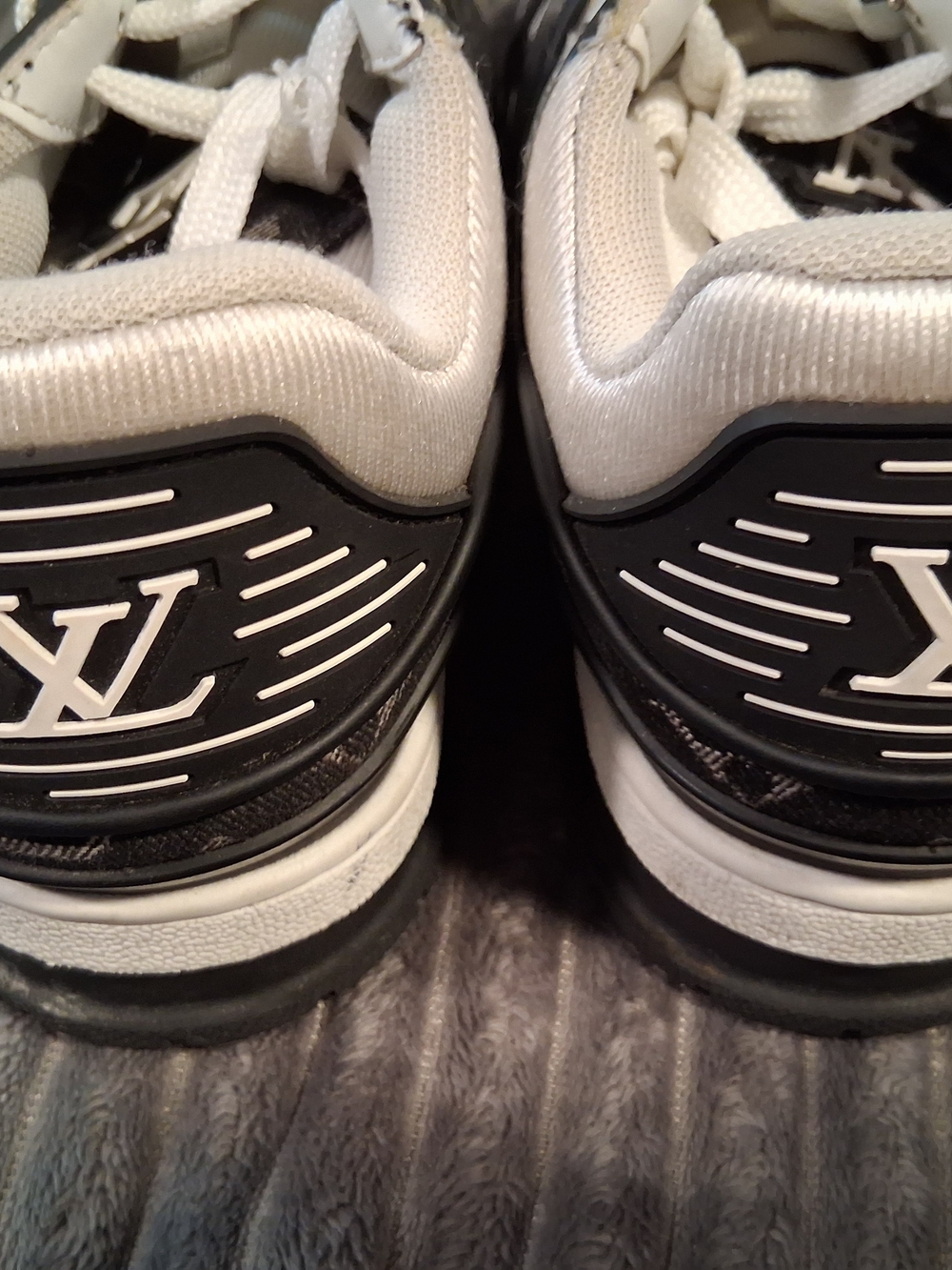 Louis Vuitton Monogram Accent White & Black Sneakers - Picture 6 of 7